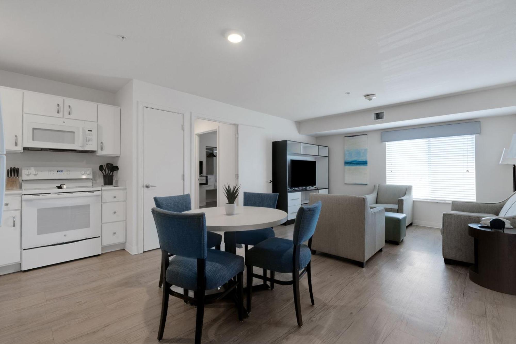 Simplicity At The Rim 1218 I Comfy 3 Bed 2 Bath Apartment